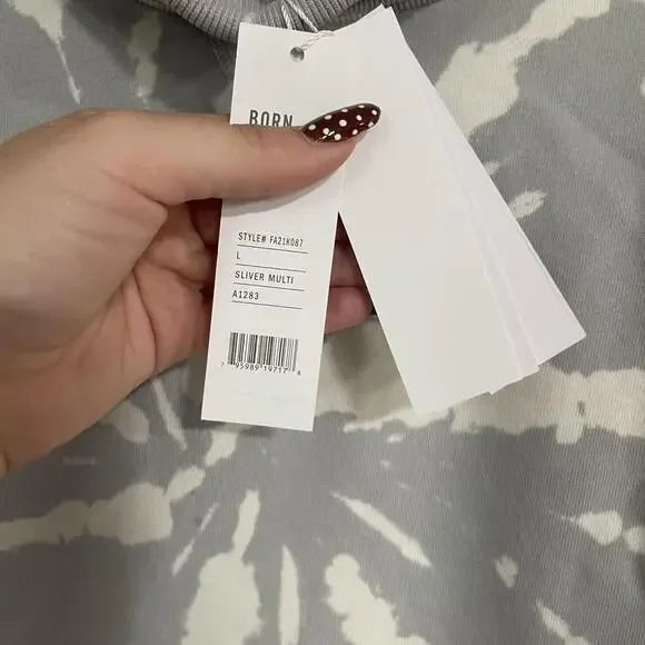 525 Sold At Revolve Size - Picture 7 of 7